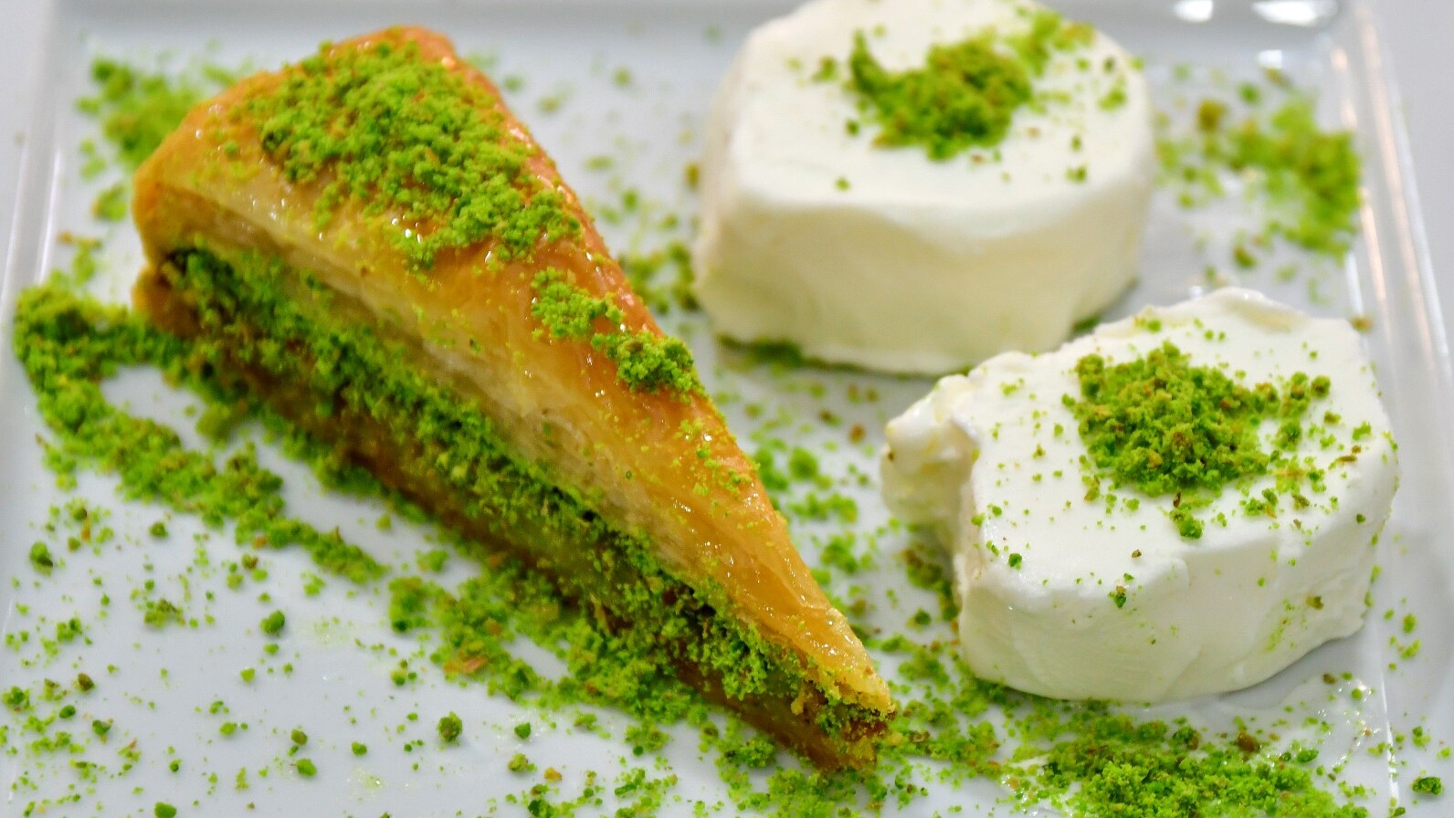 Maraş Eiscreme mit Baklava — Foto: TGA