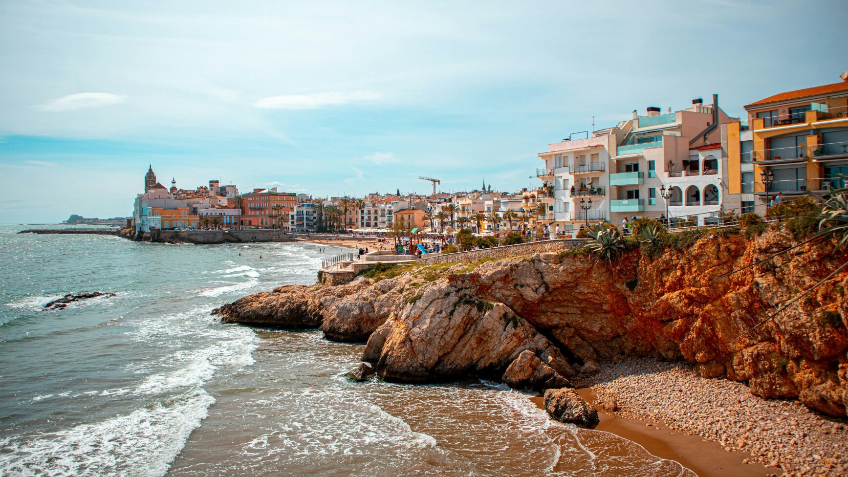 Sitges, Küstenstädtchen in der Nähe von Barcelona   — Foto: Unsplash/Chan Lee - bereitgestellt von MSC Cruises