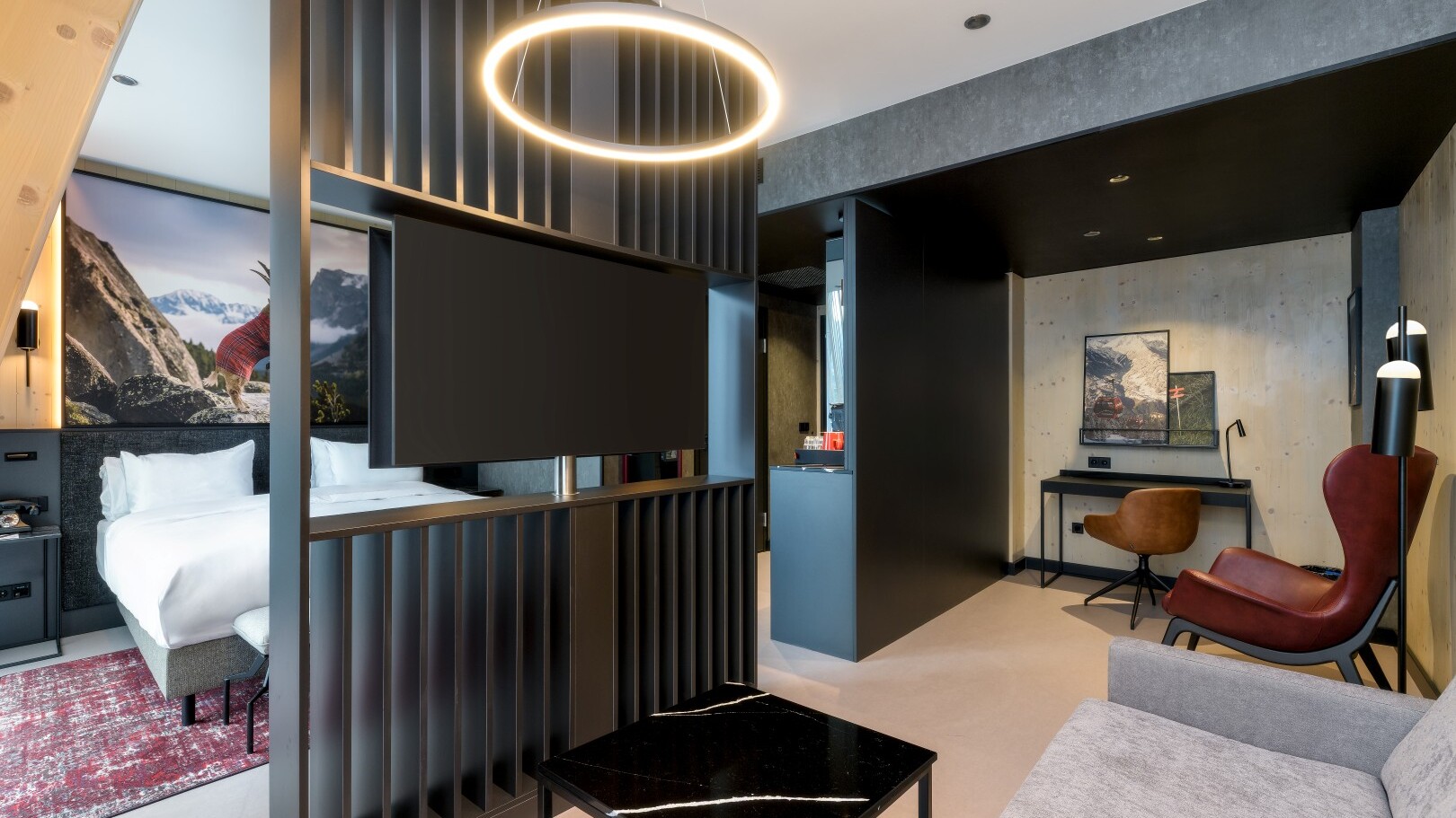 Radisson RED Innsbruck, Junior Suite &mdash; Foto: Schubert Photography 