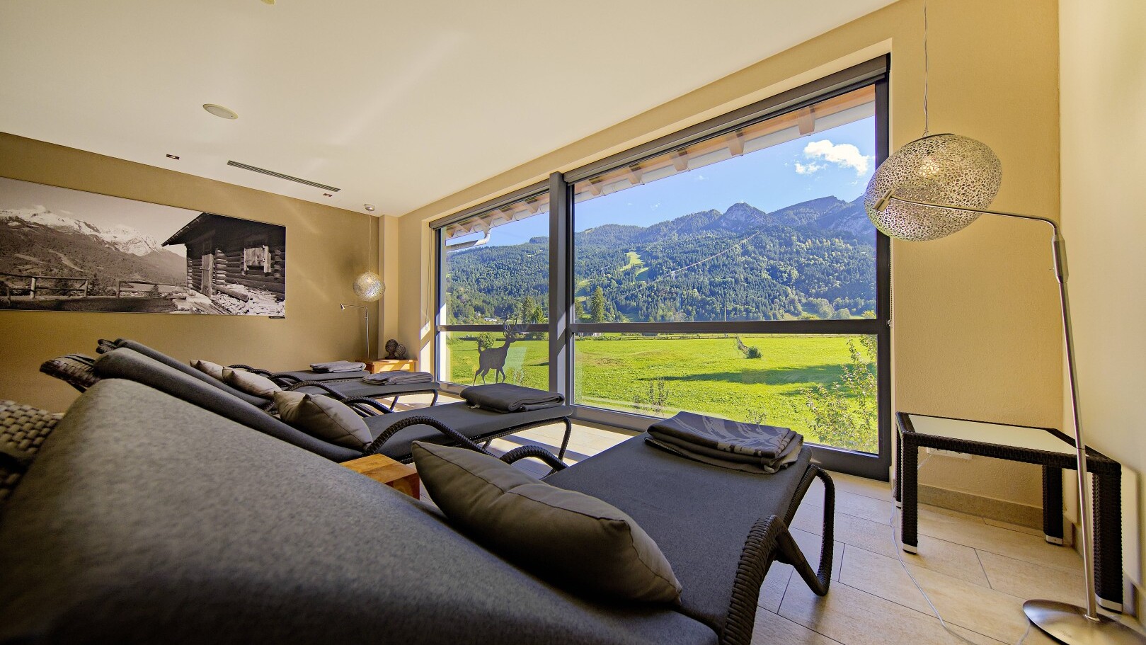 Sauna mit Blick in die Berge — Foto: Camping Resort Zugspitze