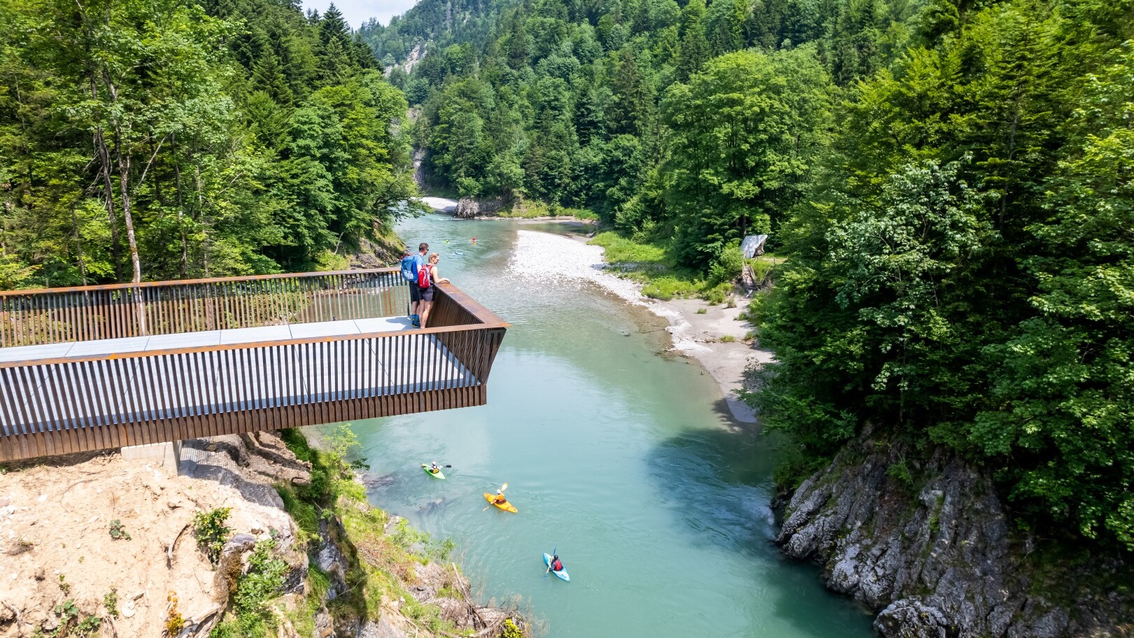Schmugglerweg im Alpinen Canyon & Aussichtsplattform
  — Foto: TVB Kaiserwinkl