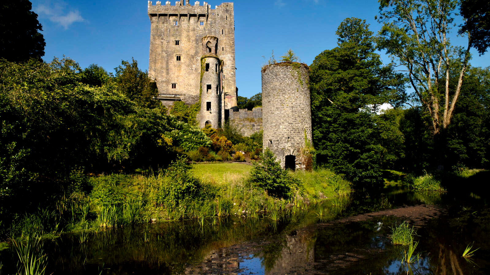 River Martin und Blarney Castle Keep and Towers, Blarney  — Foto: Tourism Ireland / Cork