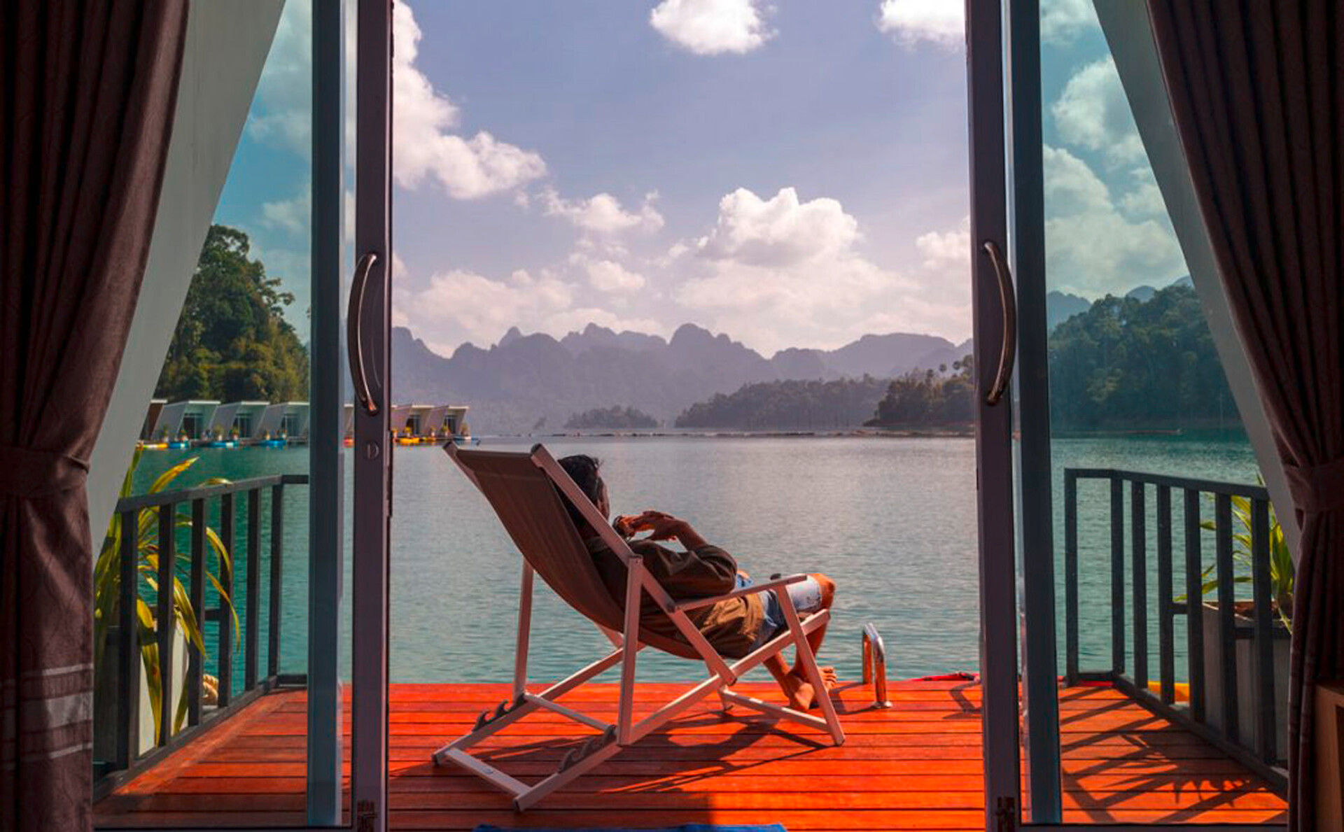 Khao Sok Lake Phuphawaree Float House — Foto: Sunwave Reisen 
