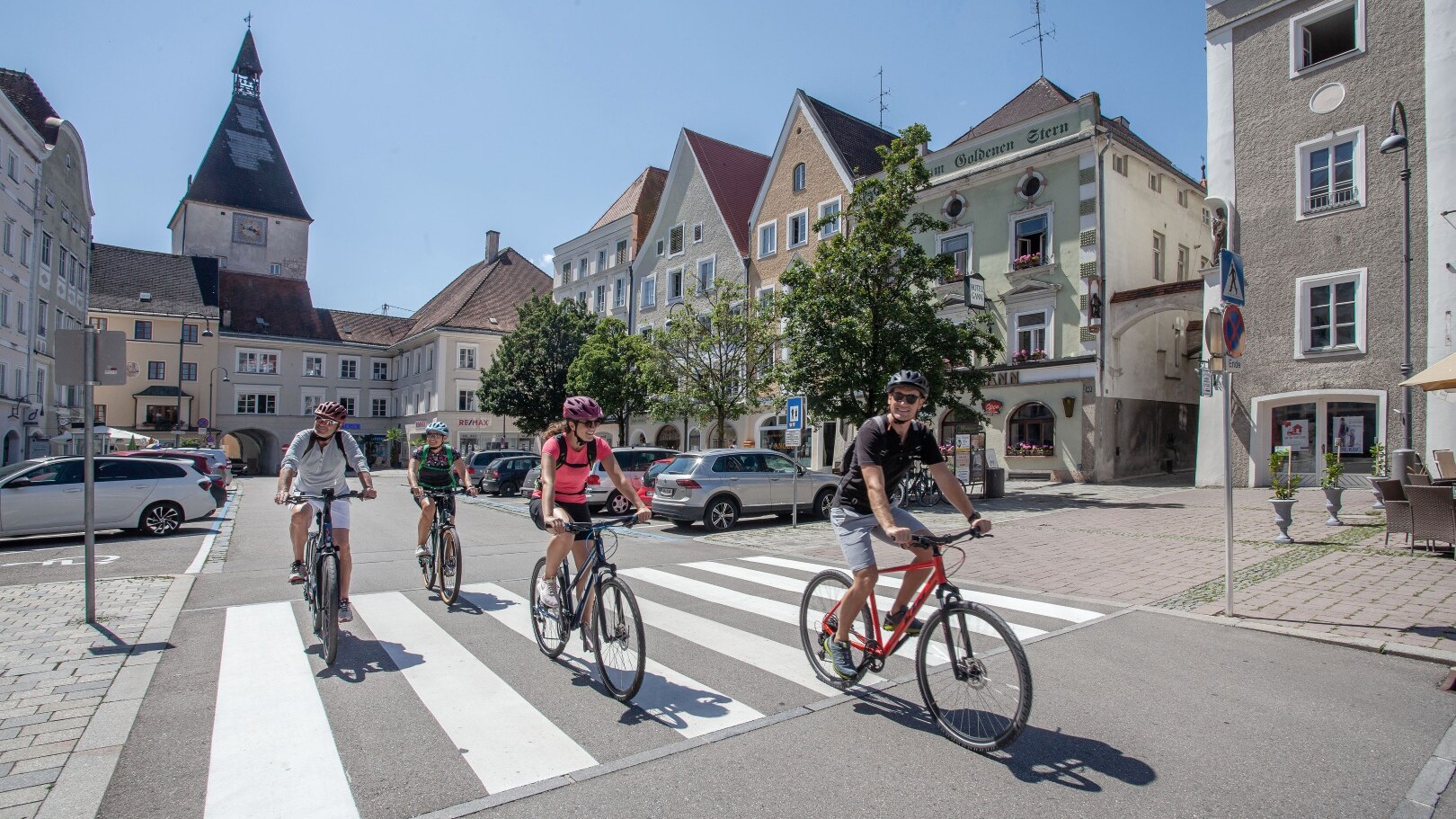 Radgenuss, Stadtplatz Braunau  — Foto: ARGE Innradweg /Josef Reiter  