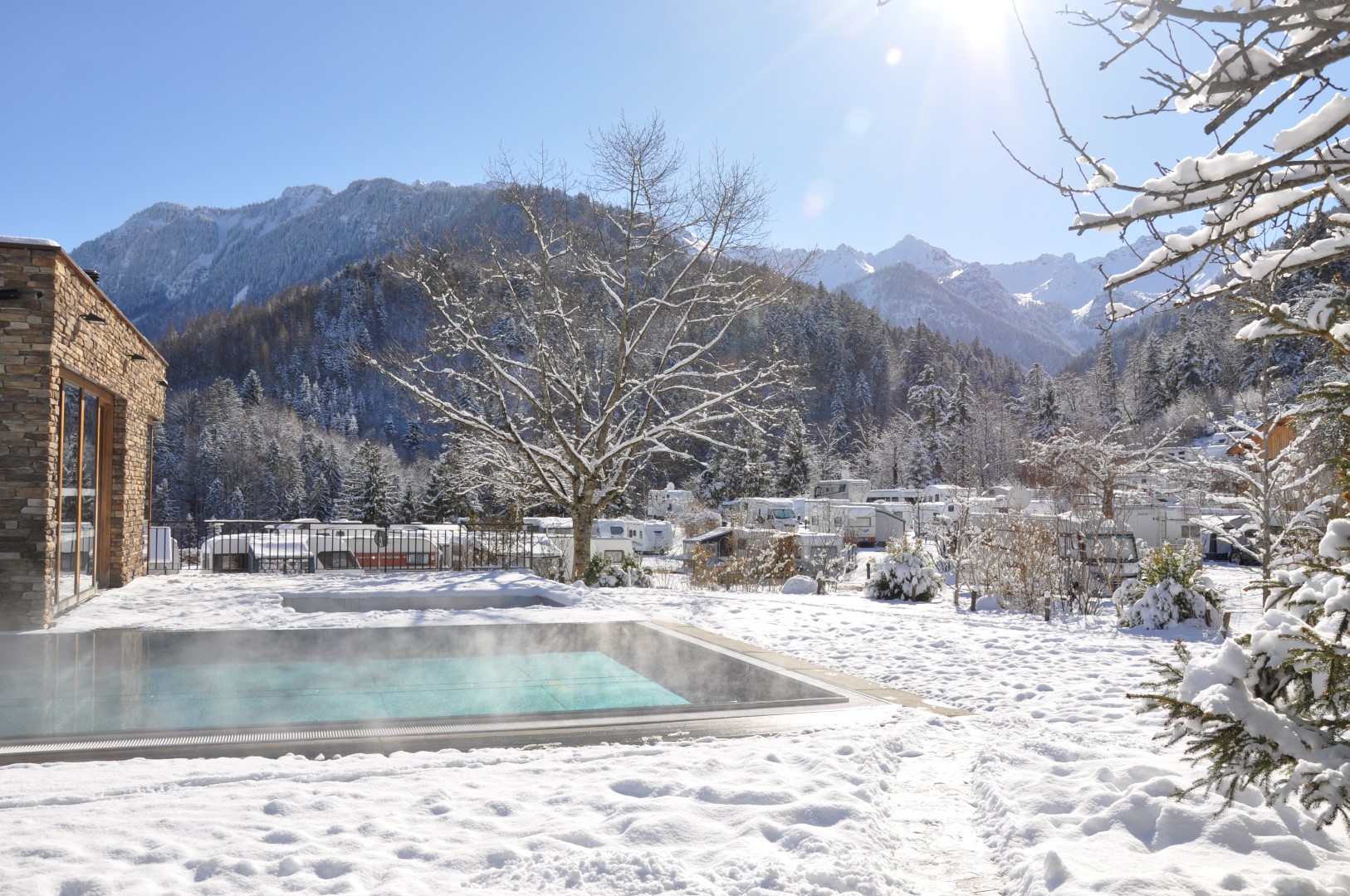 Alpencamping Nenzing, Pool & Spabereich — Foto: Alpencamping Nenzing