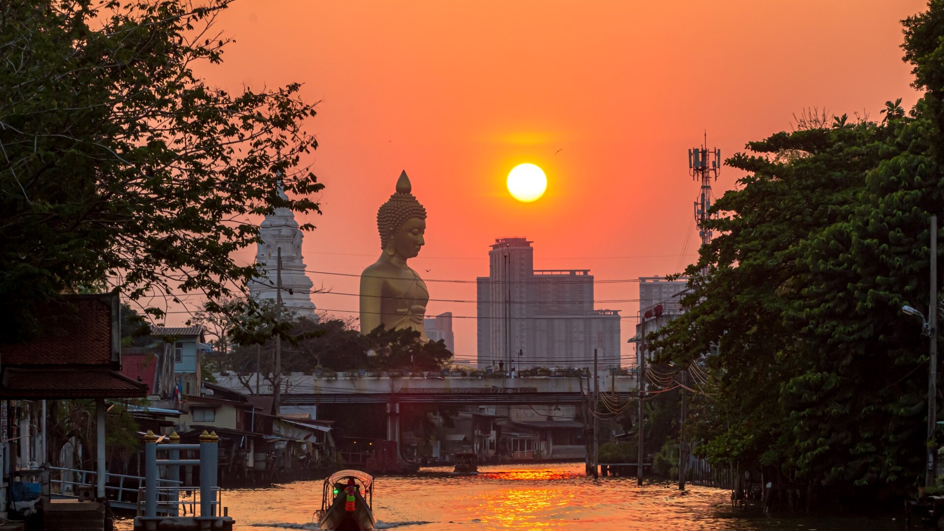 Wat Paknam Phasi Charoen-Tempel in Bangkok — Foto: Tourism Authority of Thailand