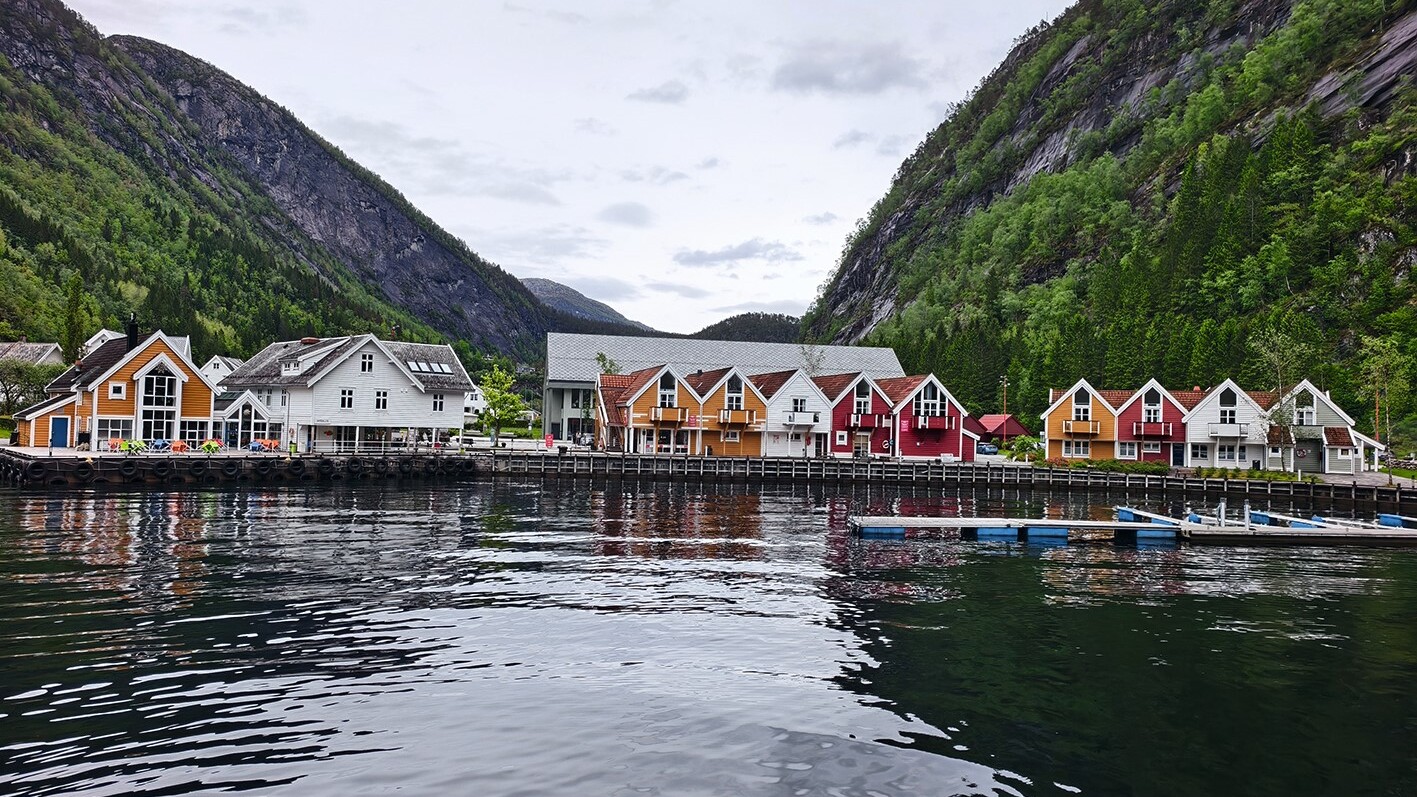 Fjordtour zum Dörfchen Mo — Foto: Julia Trillsam
