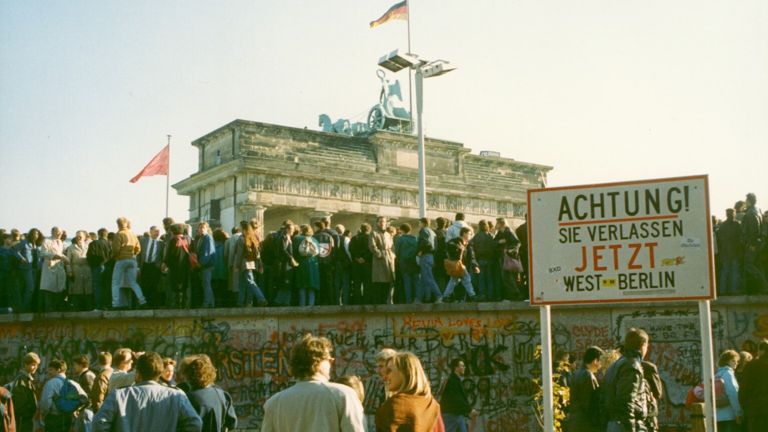 Brandenburgertor 1989
 — Foto: Landesarchiv Berlin  