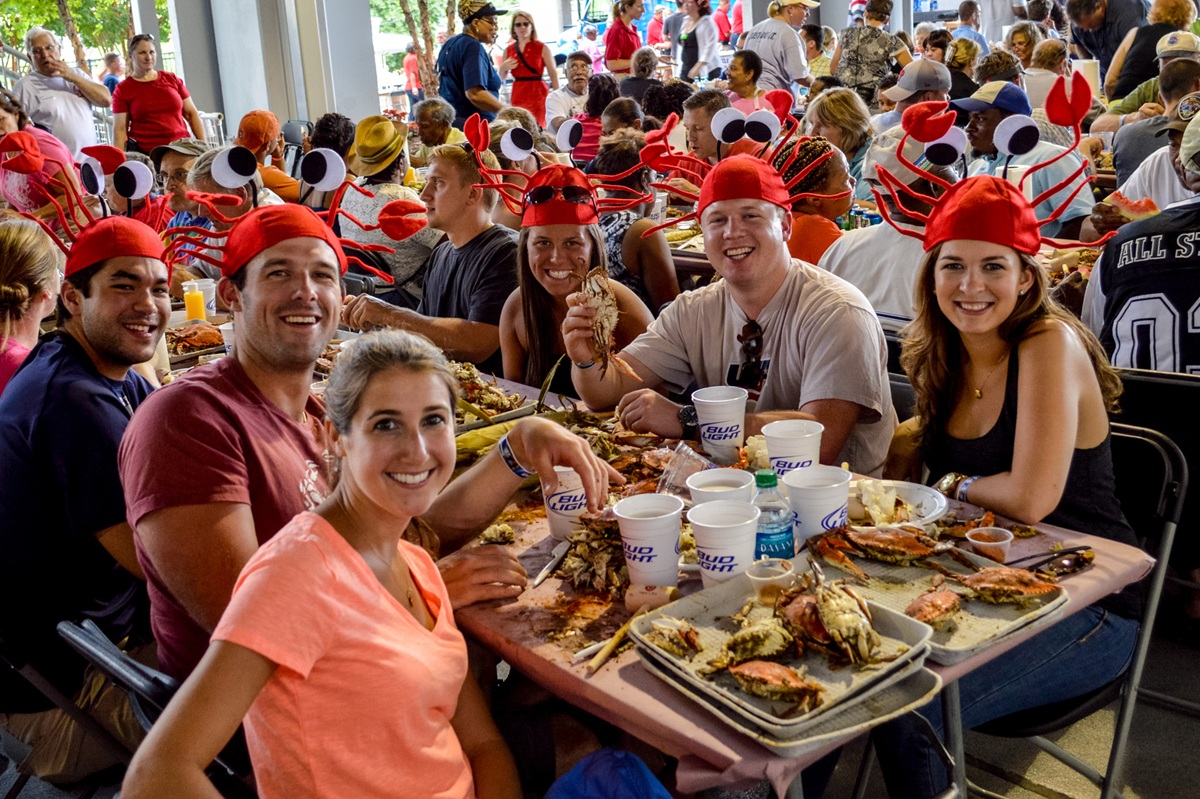 Foto: Visit Annapolis / Anne Arundel County / Ken Tom Photography &mdash; Weltweit größtes Krabbenfest in Annapolis