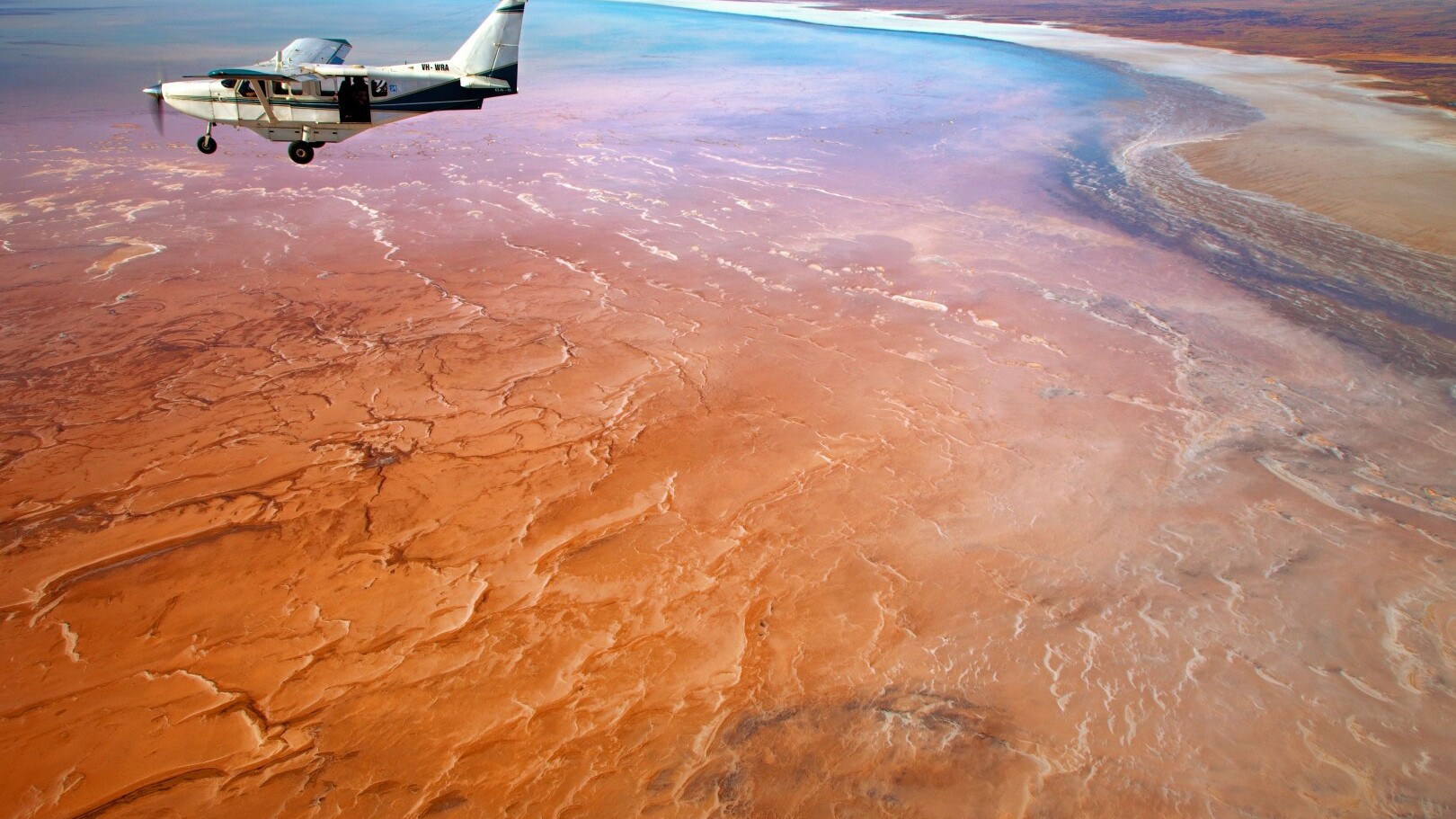 Kati Thanda-Lake Eyre National Park   — Foto: Peter Rowe 