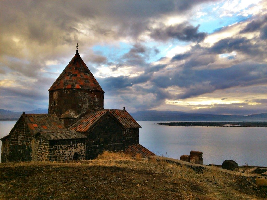 Sewankloster am Sewansee in Armenien — Foto: Christiane Reitshammer