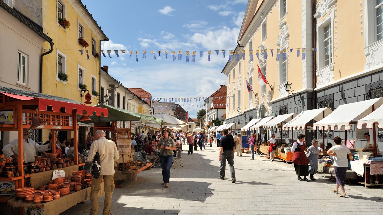 Markttag in Radovljica &mdash; Foto: STO / Miran Kambic