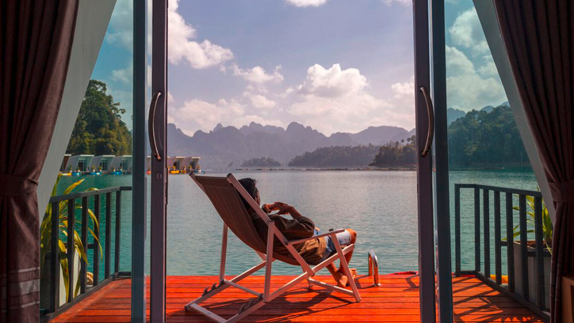 Khao Sok Lake Phuphawaree Float House — Foto: Sunwave Reisen 