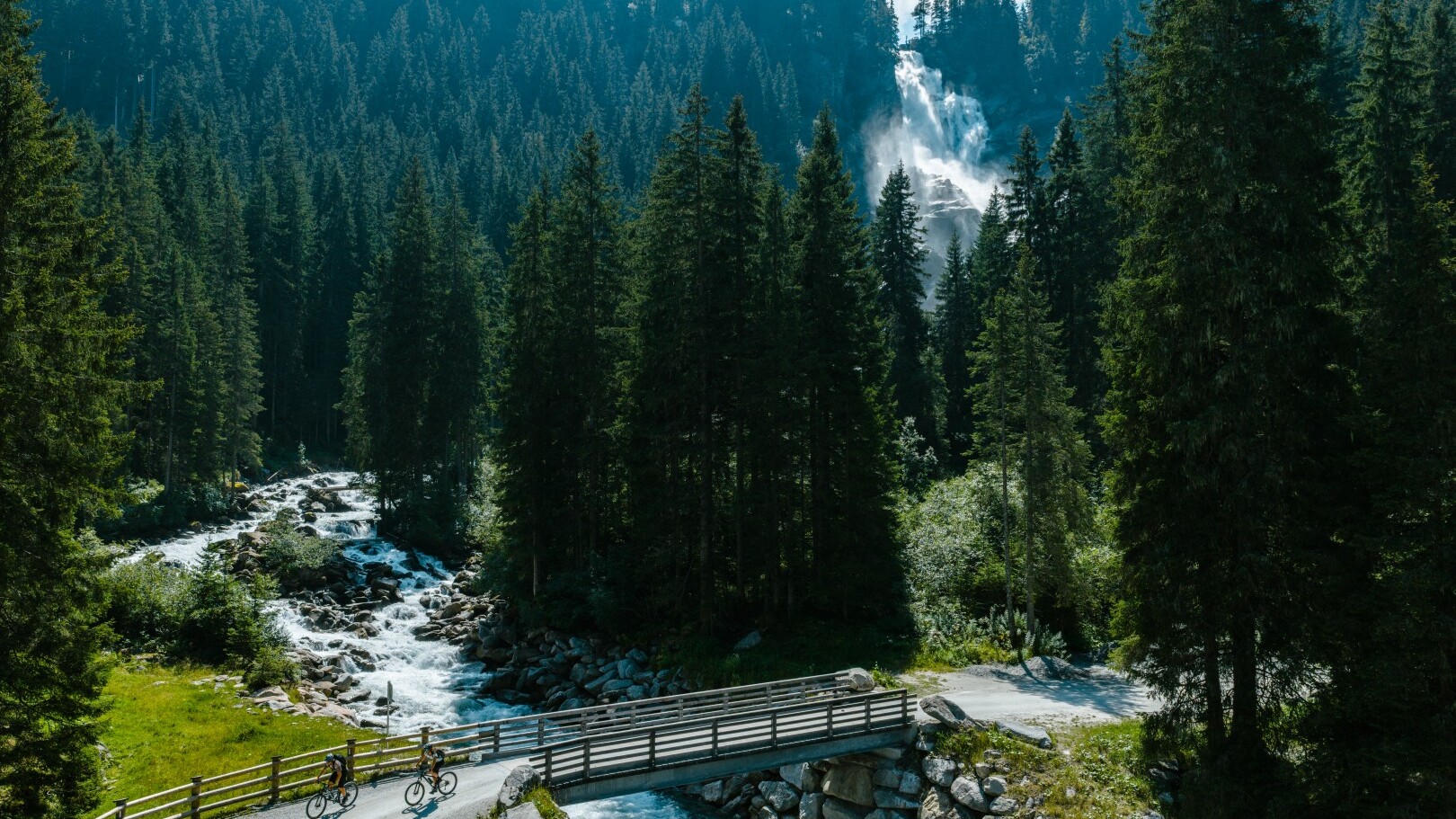 Krimmler Achental / Krimmler Wasserfälle — Foto: Ferienregion Nationalpark Hohe Tauern / Mathäus Gartner