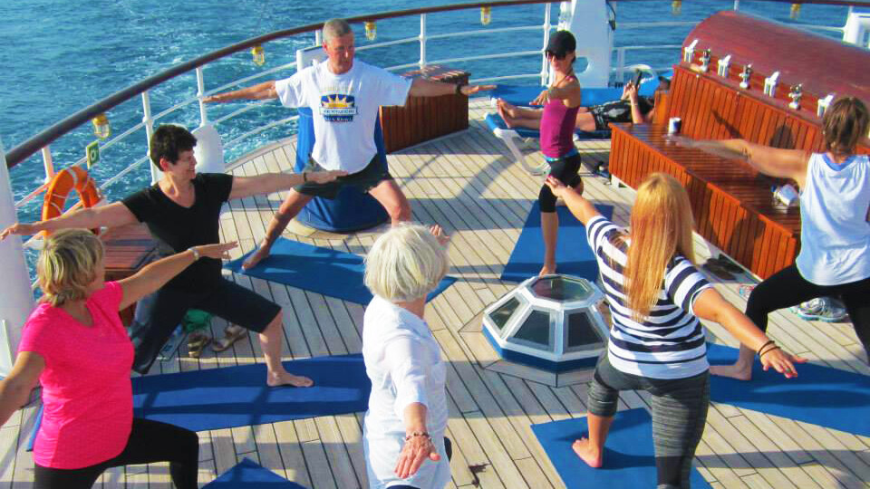 Yoga am Sonnendeck — Foto: Star Clippers