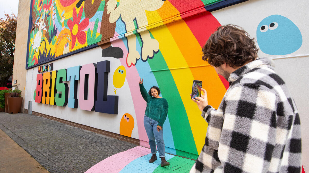 A Cracking Day Out In Bristol - Mural in Cabot Circus, Bristol &mdash; Foto: VisitBritain/Pinzutu/Dave Bain/Lorna Harrington/Upfest/Aardman