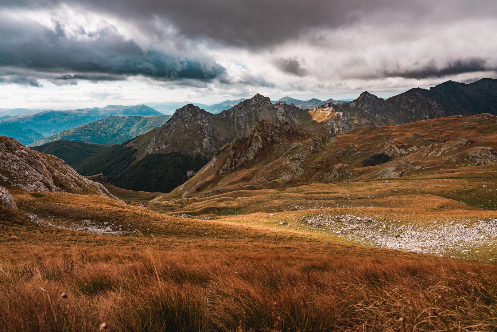 Entlang des High Scardus Trails   — Foto: Hauser Exkursionen / Zbulo!