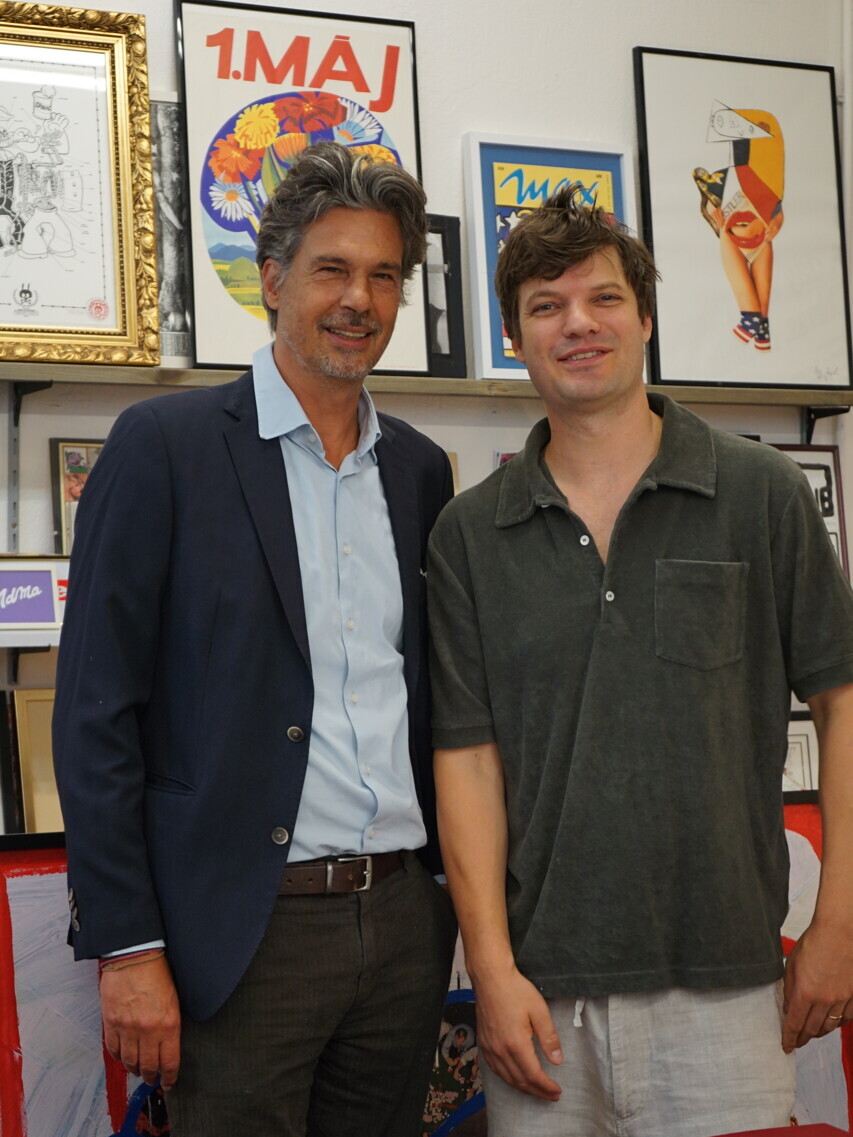 Gregord Kadanka (l.) und Künstler Ben Reyer — Foto: Mondial Reisen