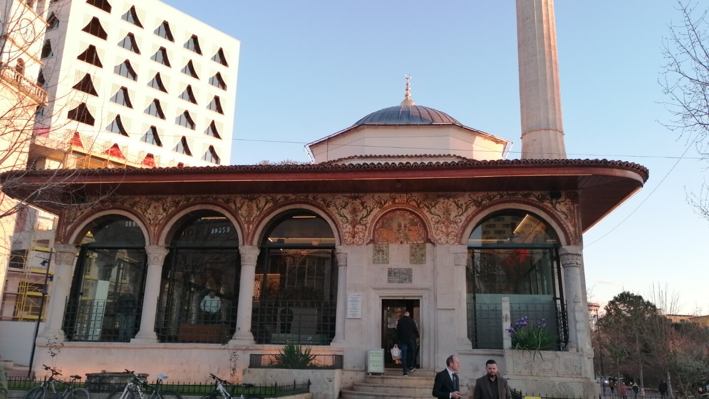 Tirana, Ethem Bey Moschee — Foto: Martha Steszl