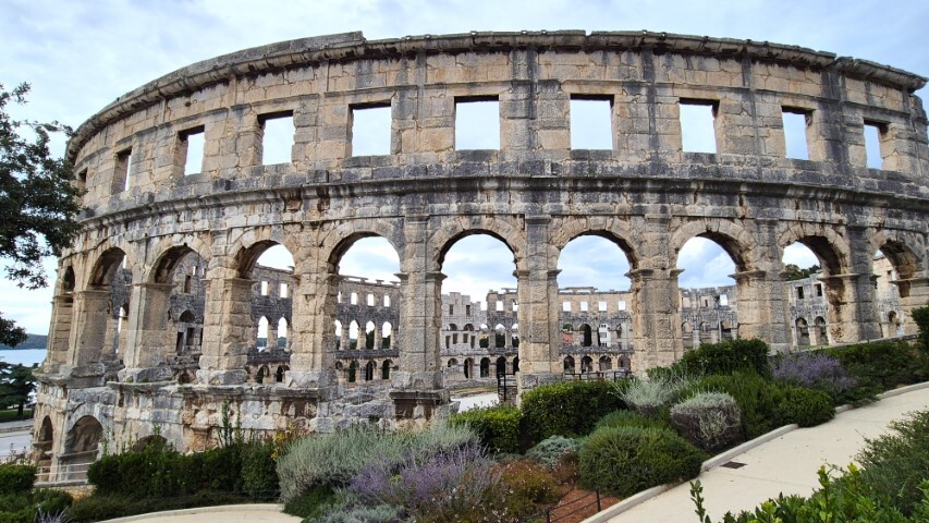 Monumentales Amphitheater in Pula &mdash; Foto: Martha Steszl