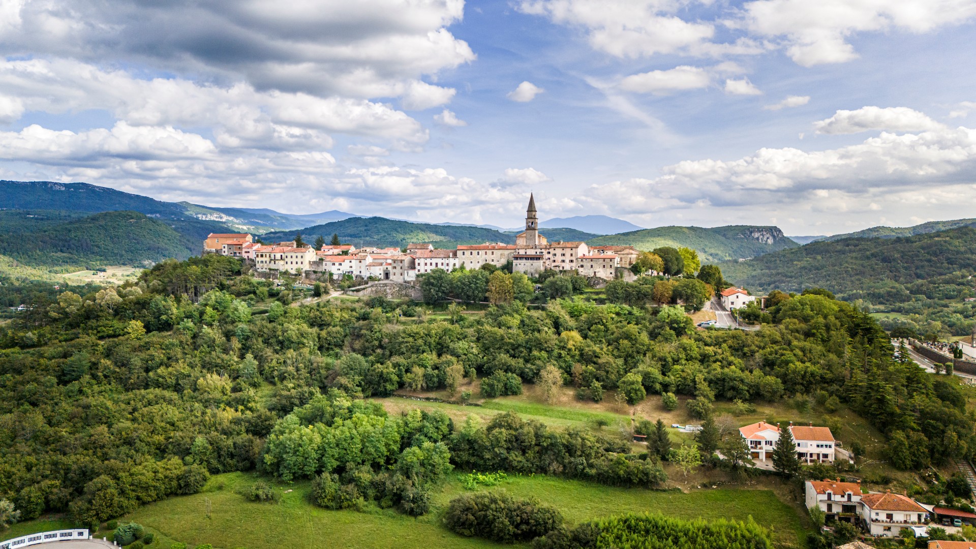 Buzet in Istrien — Foto: Dejan Hren