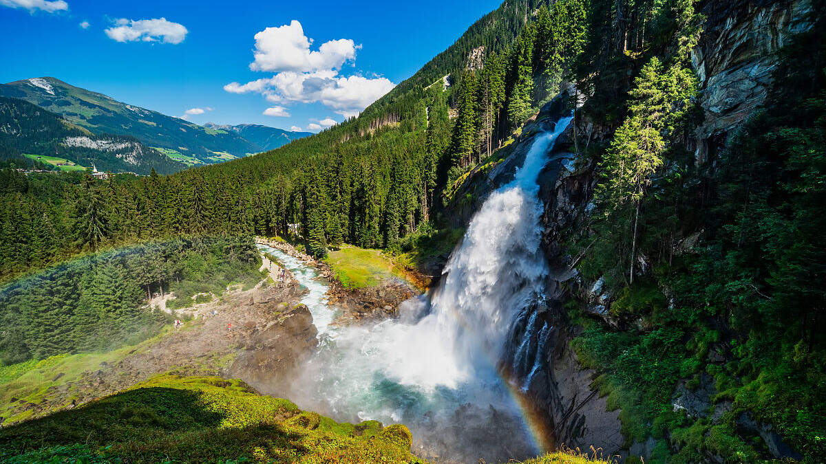 Krimml Wasserfälle - Hohe Tauern National Park — Foto: Getty Images / bereitgestellt von TUI
