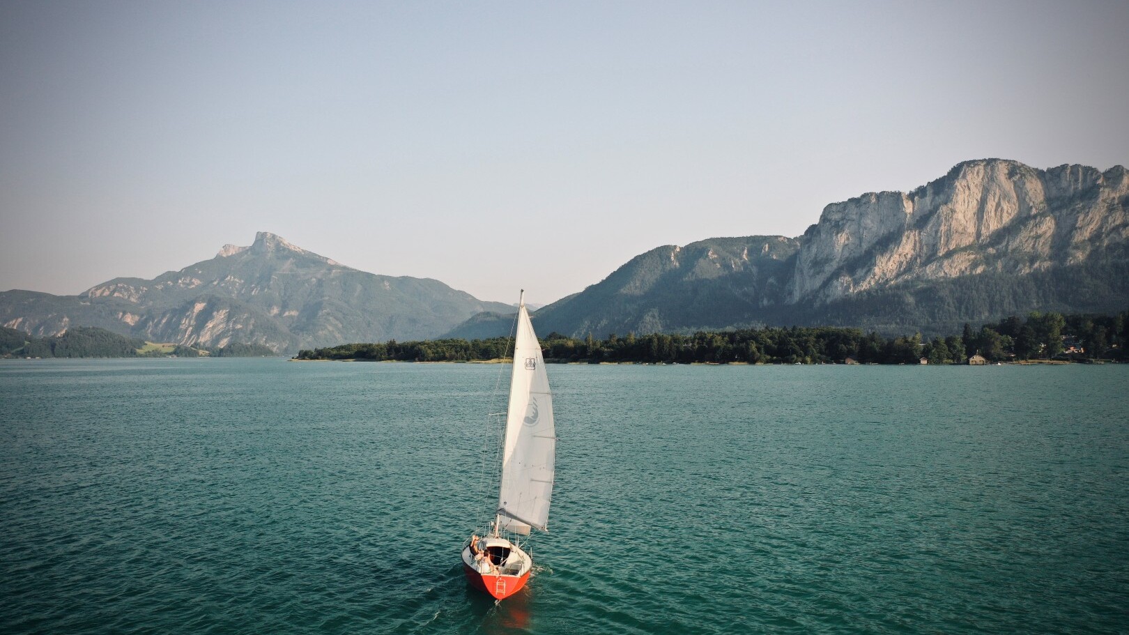 Boot "Dofour" - Segeln am Mondsee  — Foto: Segelschule Mondsee