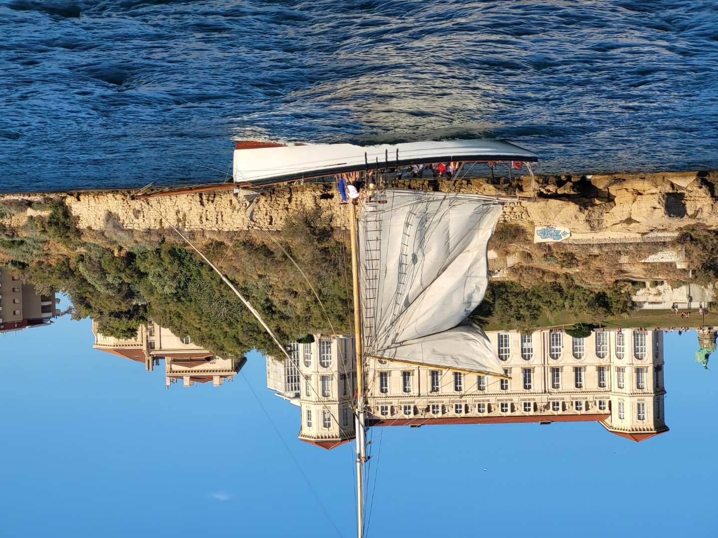 Segeln vor Marseiller Kulisse — Foto: scOTLCM