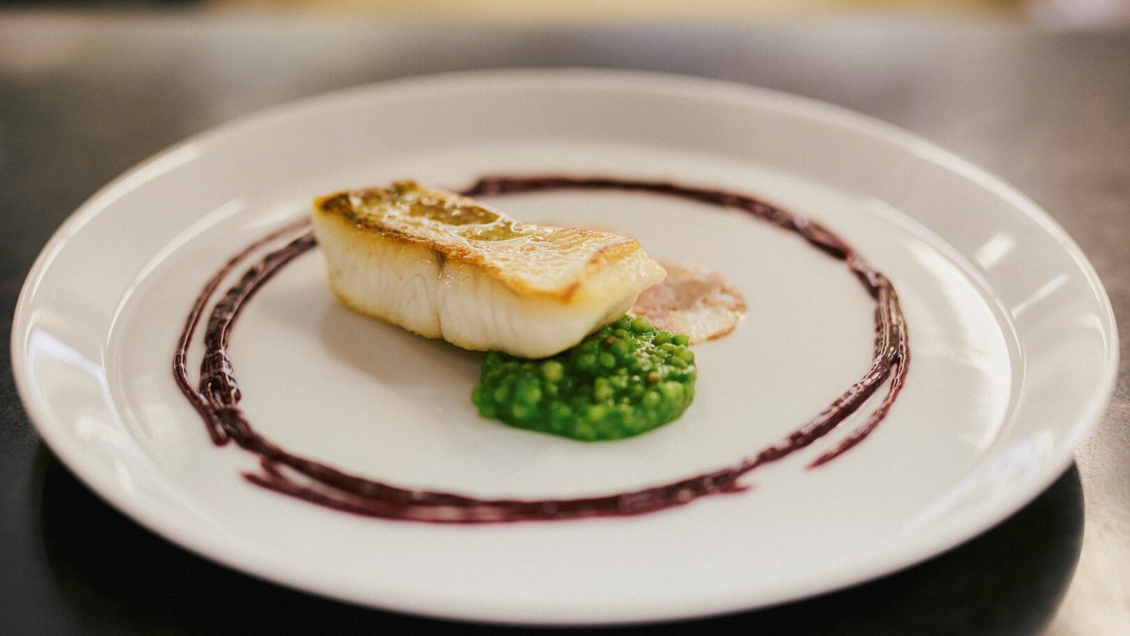 Fangfrischer Fisch auf dem Teller — Foto: Peter Bender / Sylt Marketing