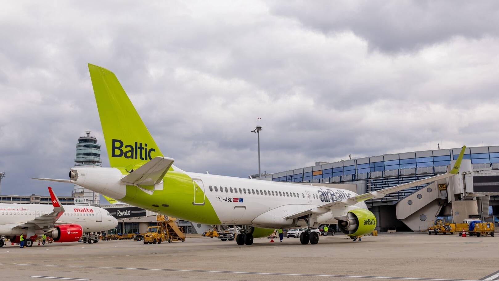airBaltic am Flughafen Wien — Foto: Flughafen Wien