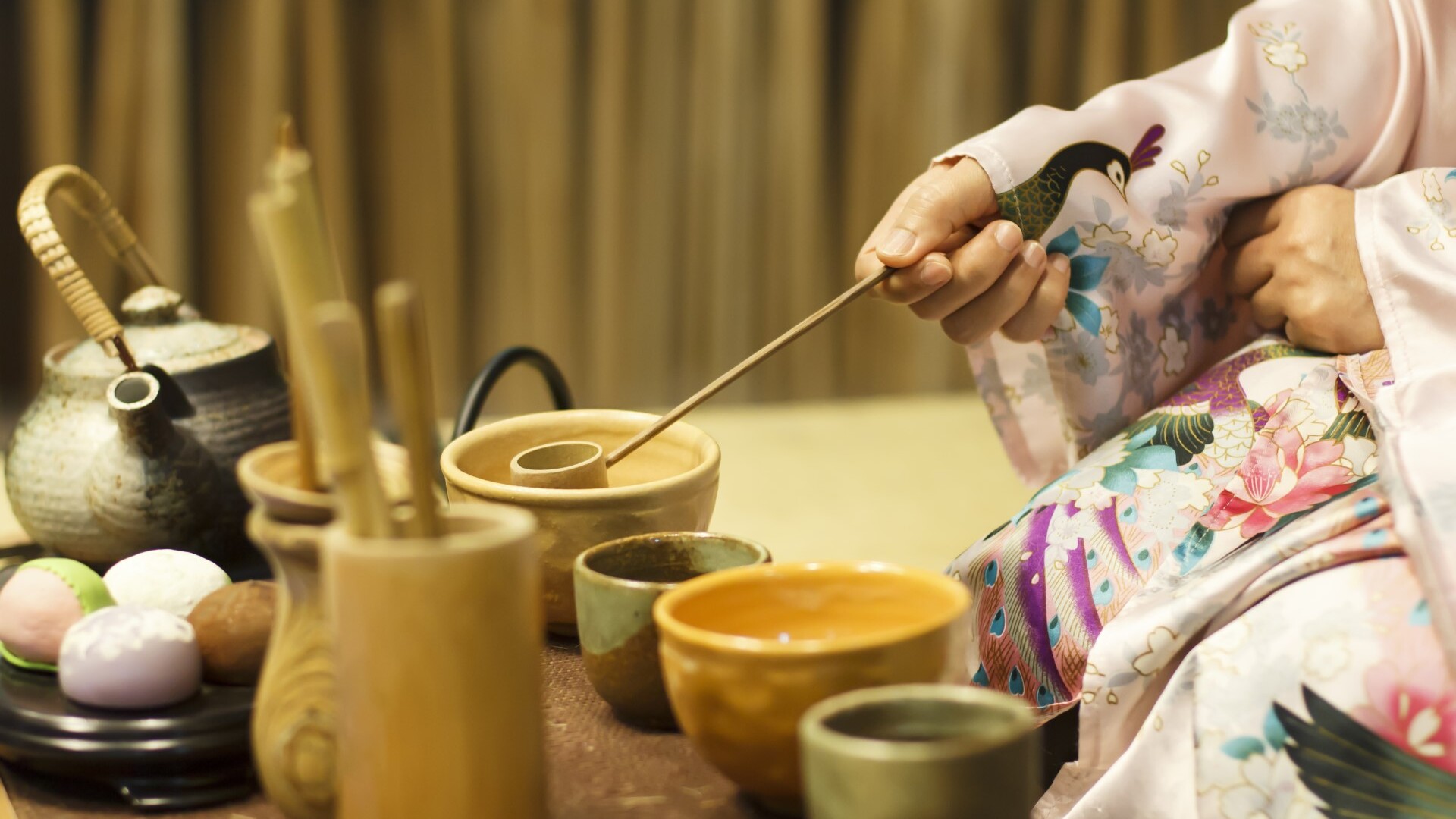 Traditionelle japanische Teezeremonie — Foto: Toa55 / shutterstock.com