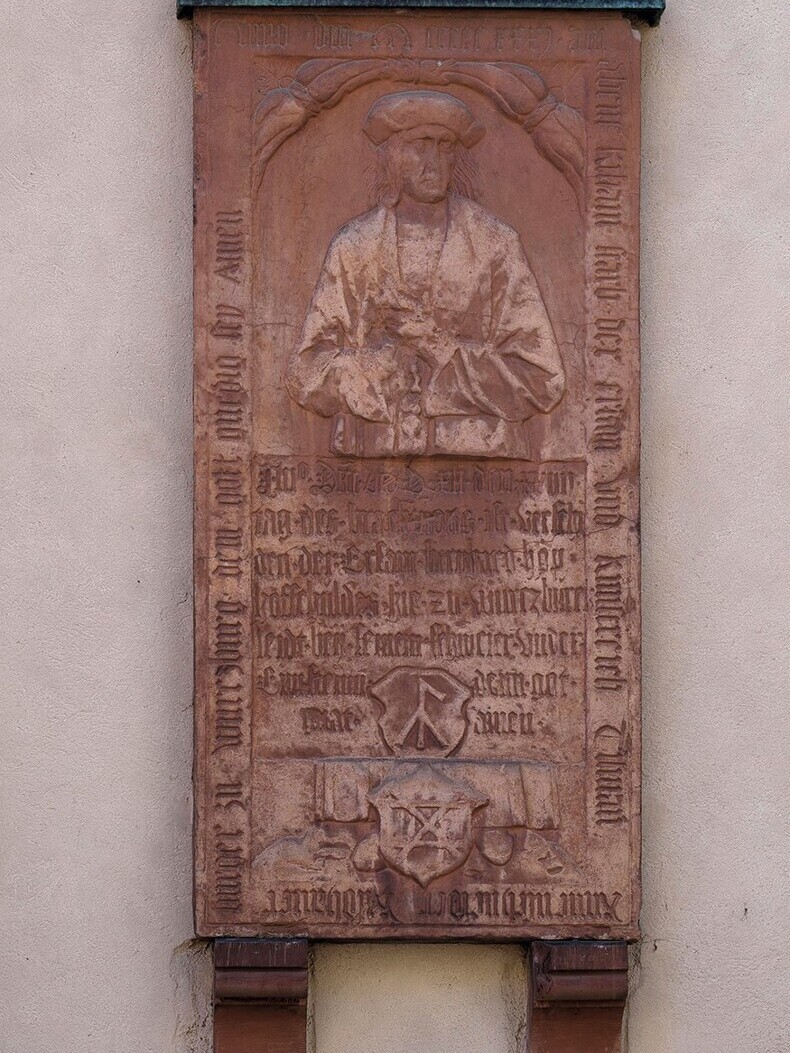 Gedenktafel für Tilman Riemenschneider — Foto: imageBroker.com / shutterstock.com