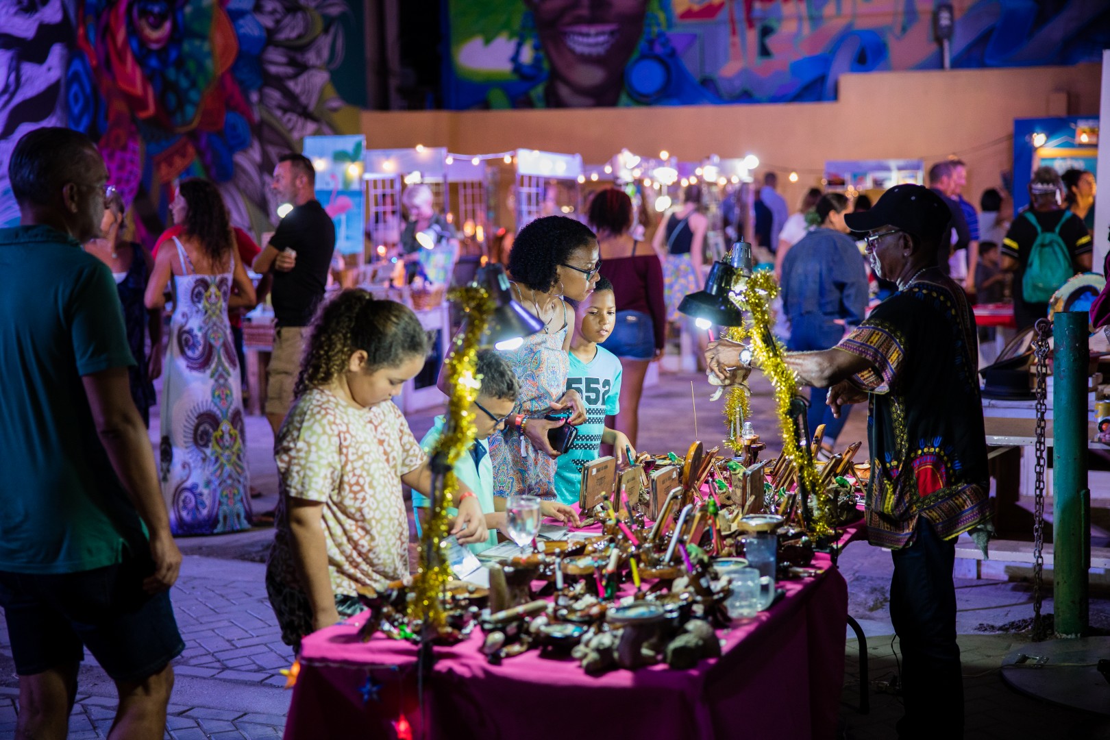 Aruba Art Fair — Foto: Kenny Theysen, Timeless Pix