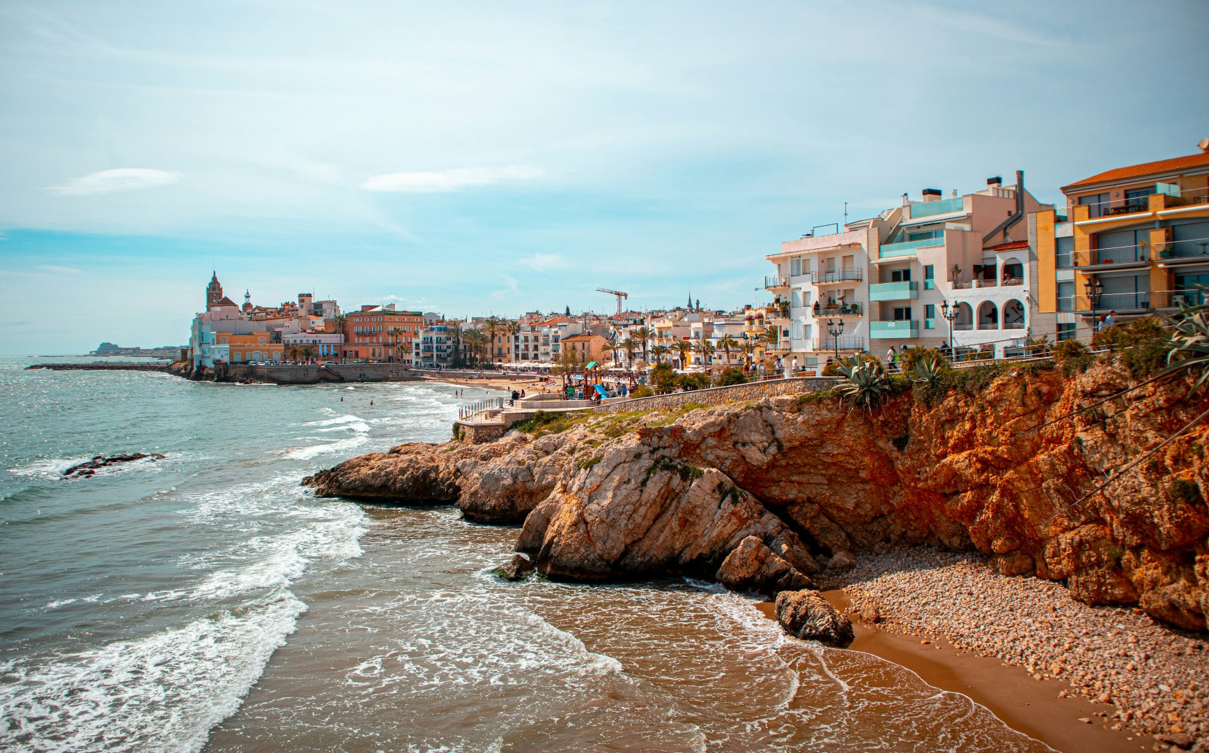 Sitges, Küstenstädtchen in der Nähe von Barcelona   — Foto: Unsplash/Chan Lee - bereitgestellt von MSC Cruises