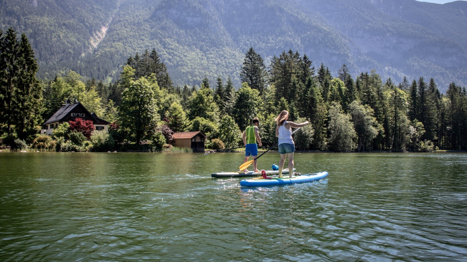 SUP am Obersee, Hallstatt   — Foto: Dachstein Salzkammergut
