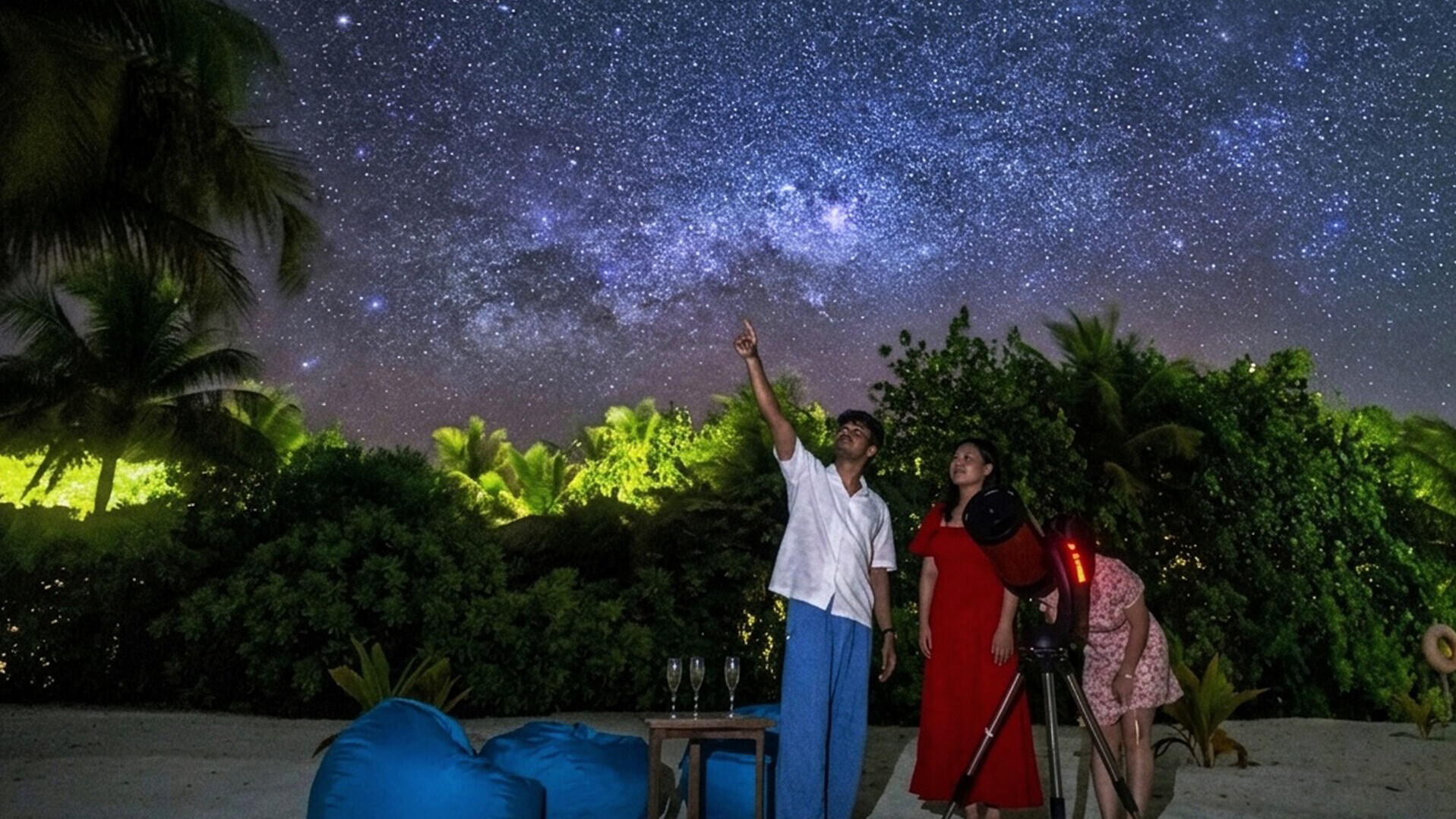Open-Air-Observatorium am Sandstrand — Foto: Le Méridien Maldives Resort & Spa