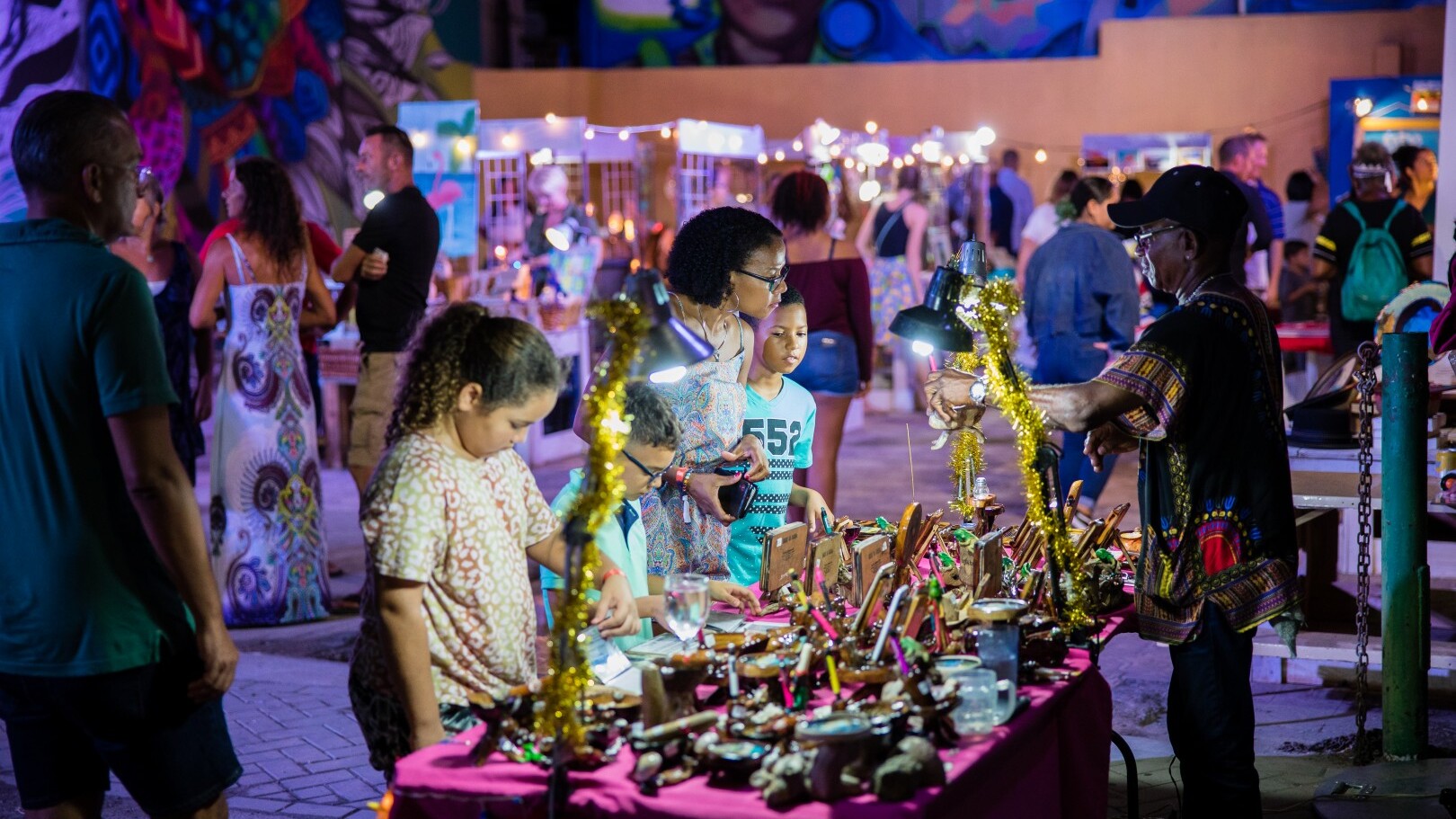 Aruba Art Fair — Foto: Kenny Theysen, Timeless Pix