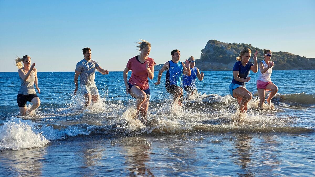 Fitnessprogramme im Urlaub — Foto: TUI