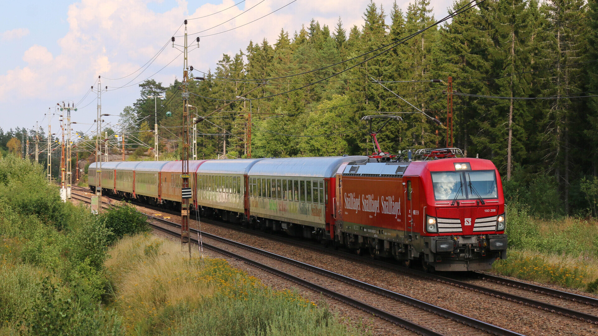 Mit der Bahn in den Norden — Foto: Snälltåget