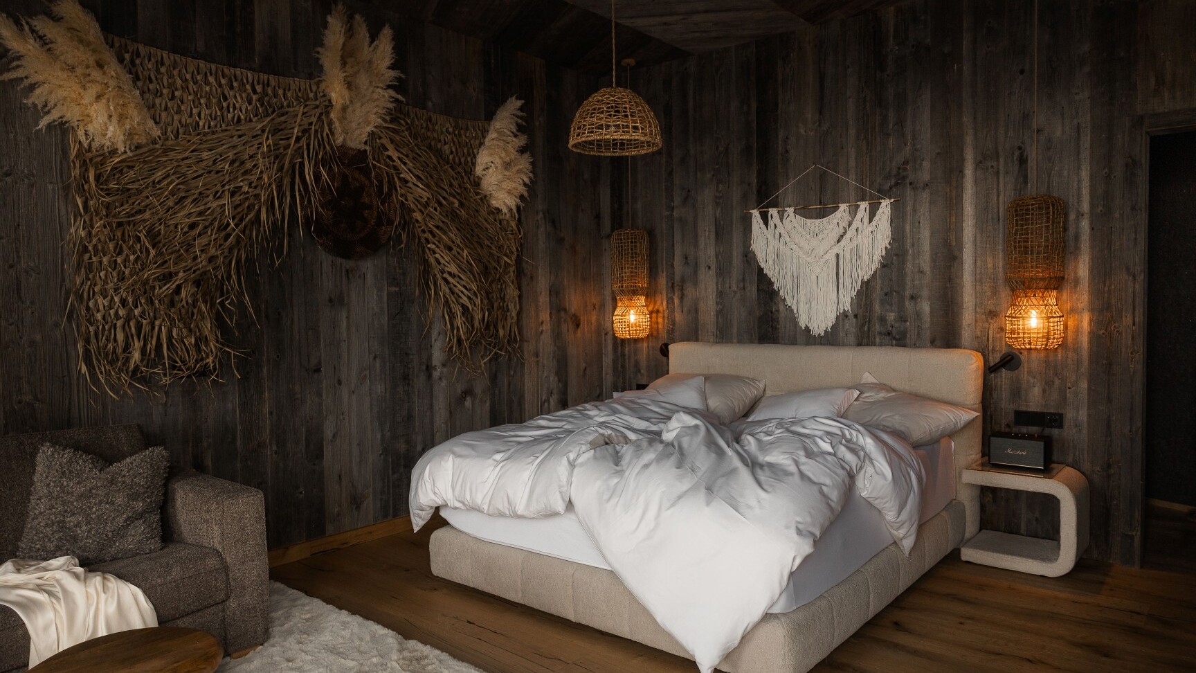 Schlafbereich in der Gartengeflüster Suite  — Foto: NEST X NOMAD