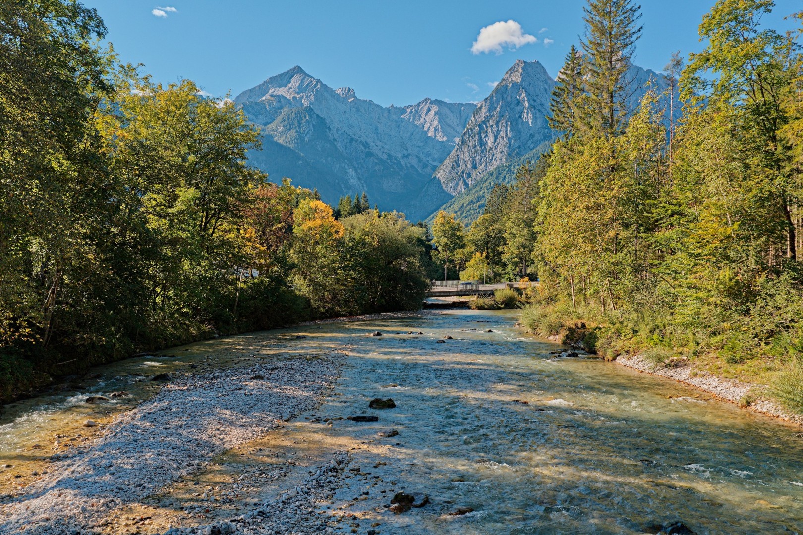 Gebirgsbach Loisach &mdash; Foto: Camping Resort Zugspitze