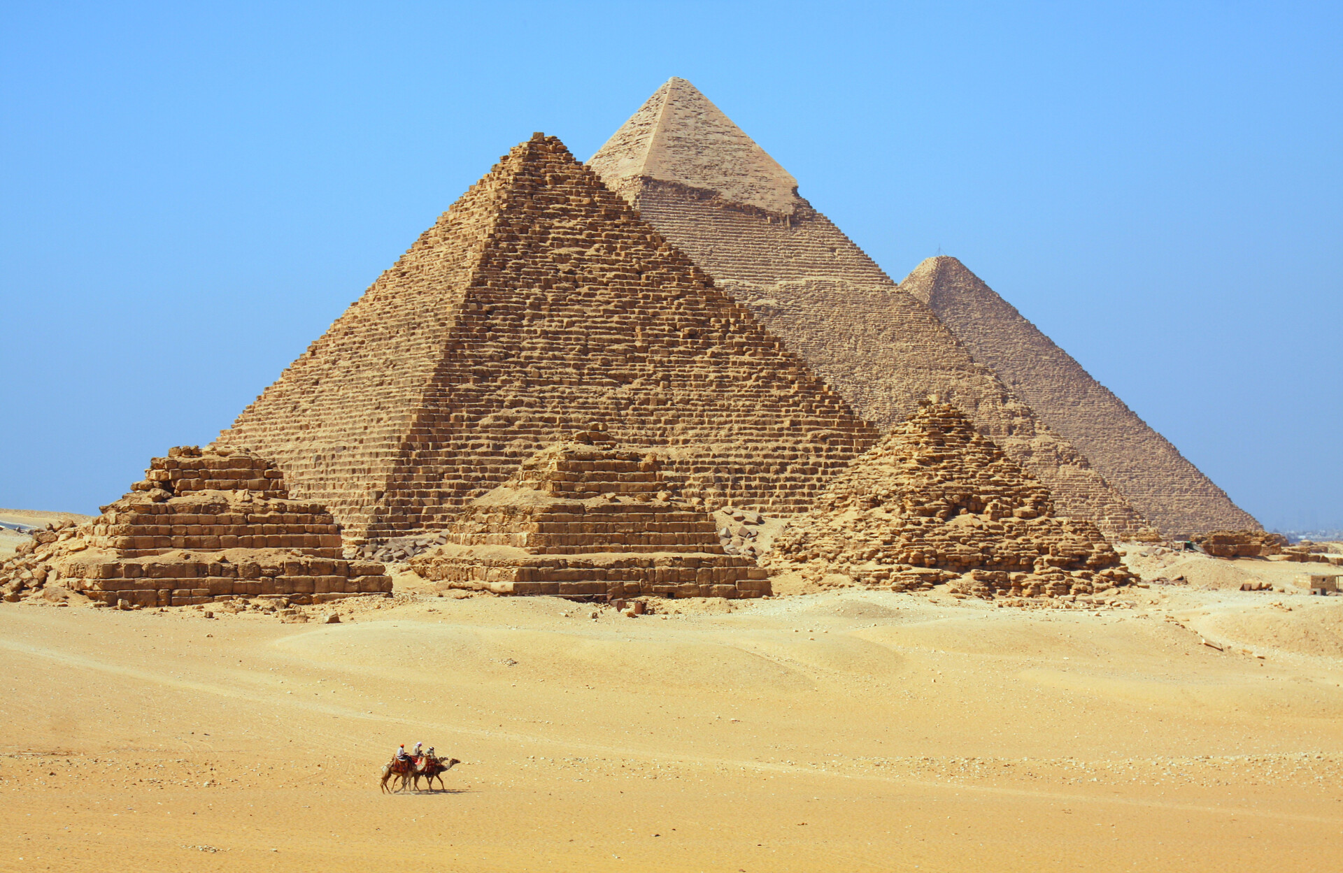 Monumente für die Ewigkeit - die Pyramiden von Gizeh &mdash; Foto: Dan Breckwoldt / shutterstock.com