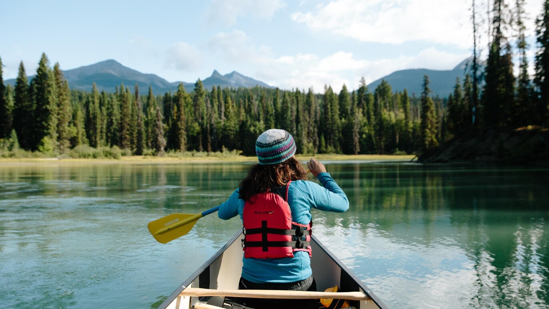 Kanufahrt im Bowron Lake Provincial Park   &mdash; Foto: Destination BC / Adam Wells 