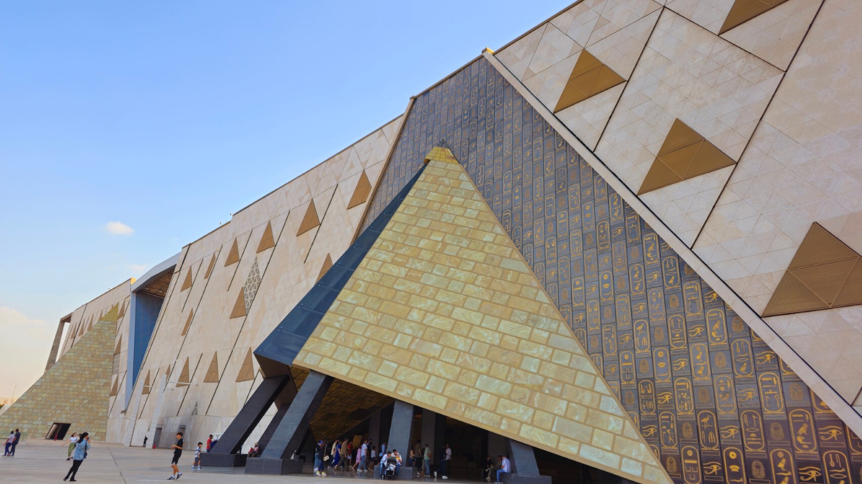 Das GEM besticht mit beeindruckender Architektur — Foto: Tamer A Soliman / shutterstock.com