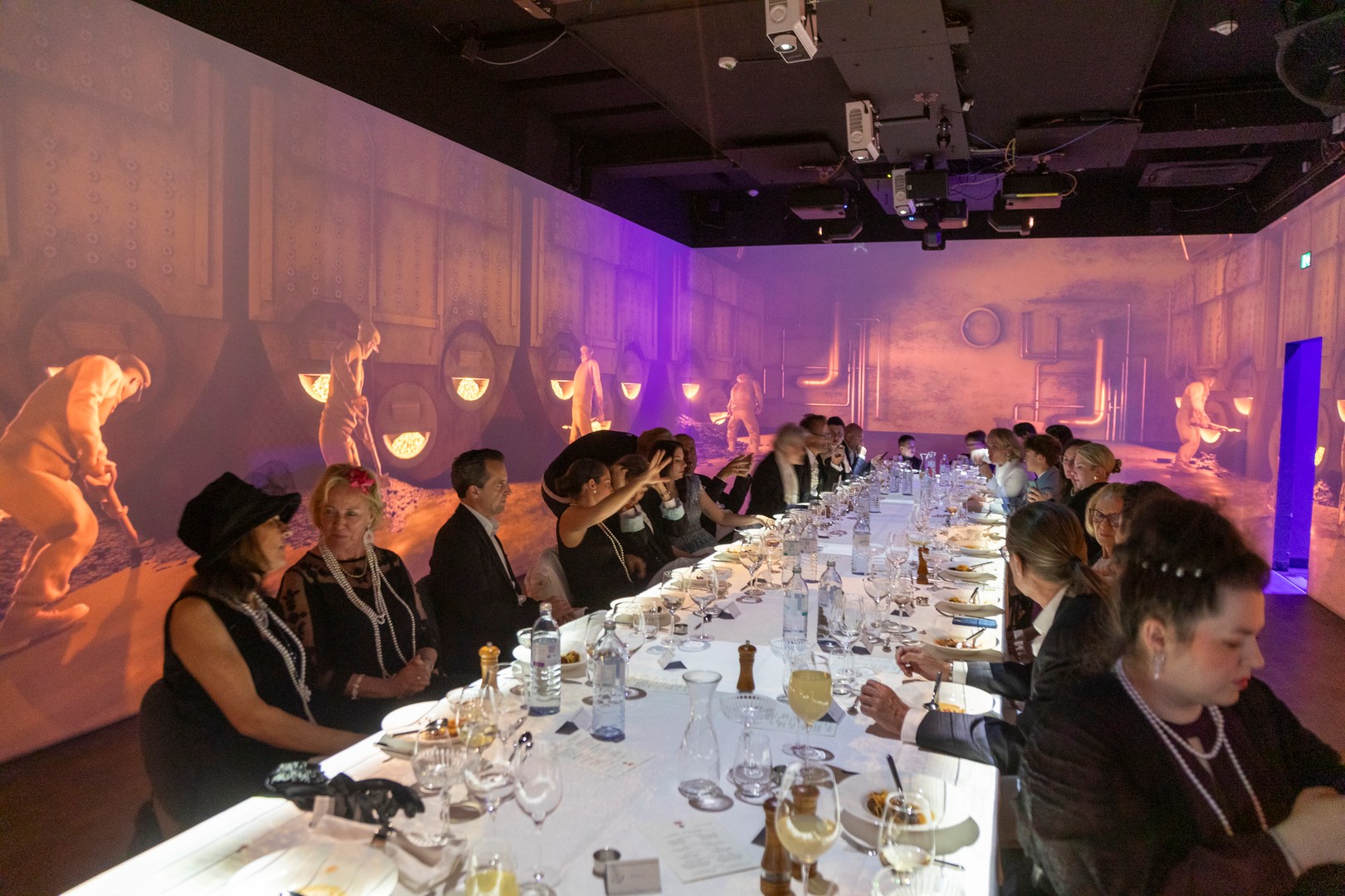 Immersive Cinematic Dining Experience  &mdash; Foto: Jürgen Hammerschmid