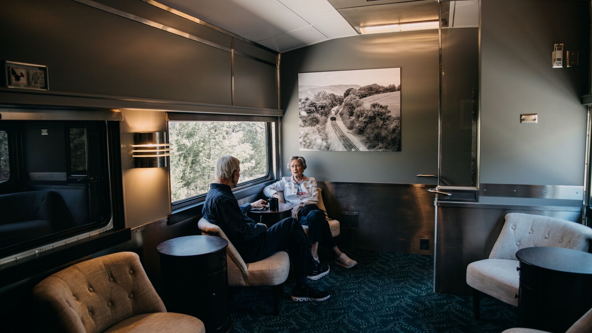 Panoramawagen „Shenandoah“, Lounge — Foto: Virginia Scenic Railway / Virginia Tourism