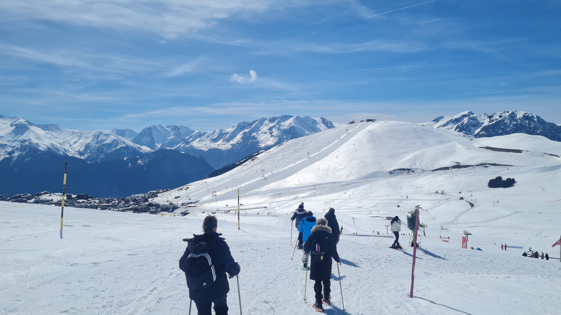 Frühlingshafter Winter in Alp d'Huez &mdash; Foto: Christiane Reitshammer
