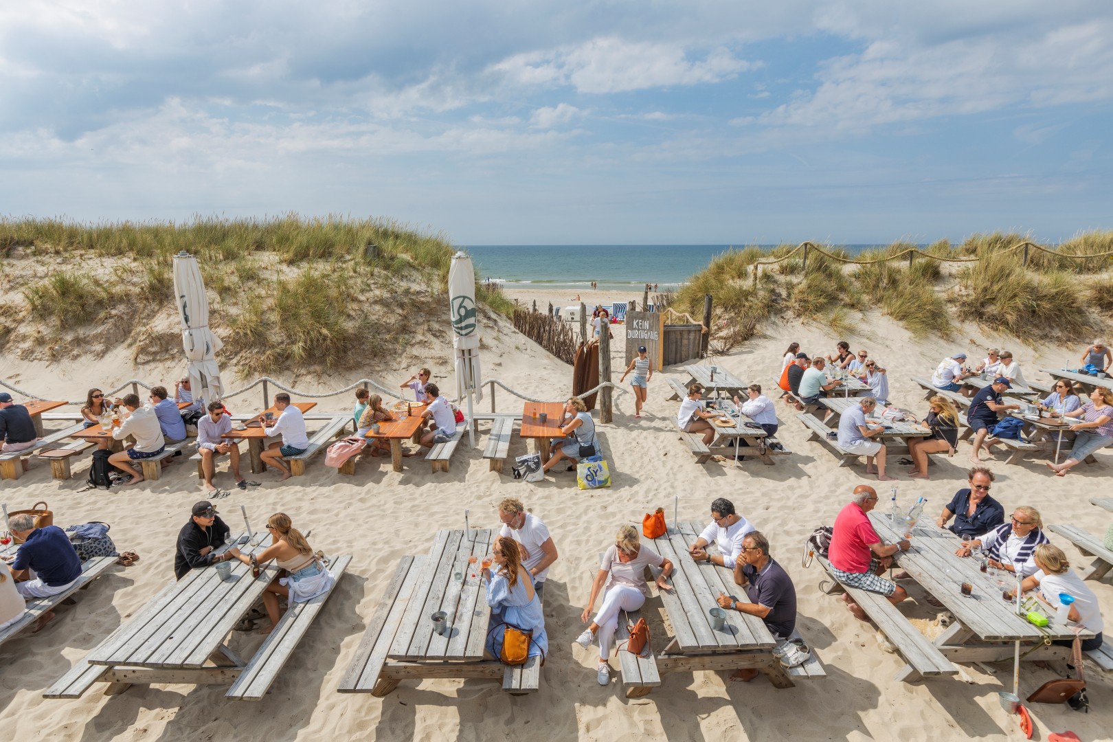 Gemütlich am Strand von Kampen, Buhne16 — Foto: Monica Gumm / Sylt Marketing