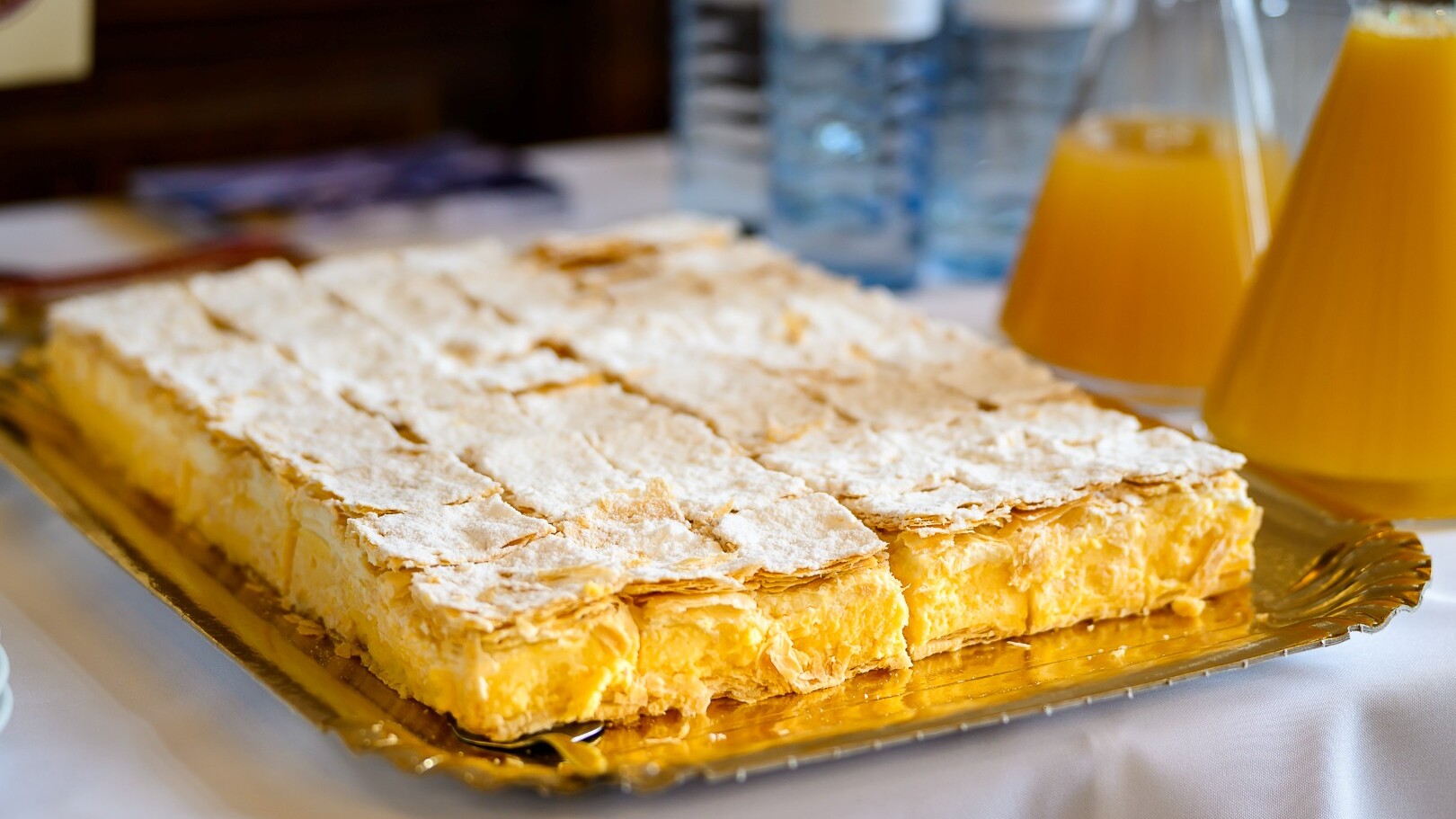 Bleder Cremeschnitten &mdash; Foto: Marko Kovič