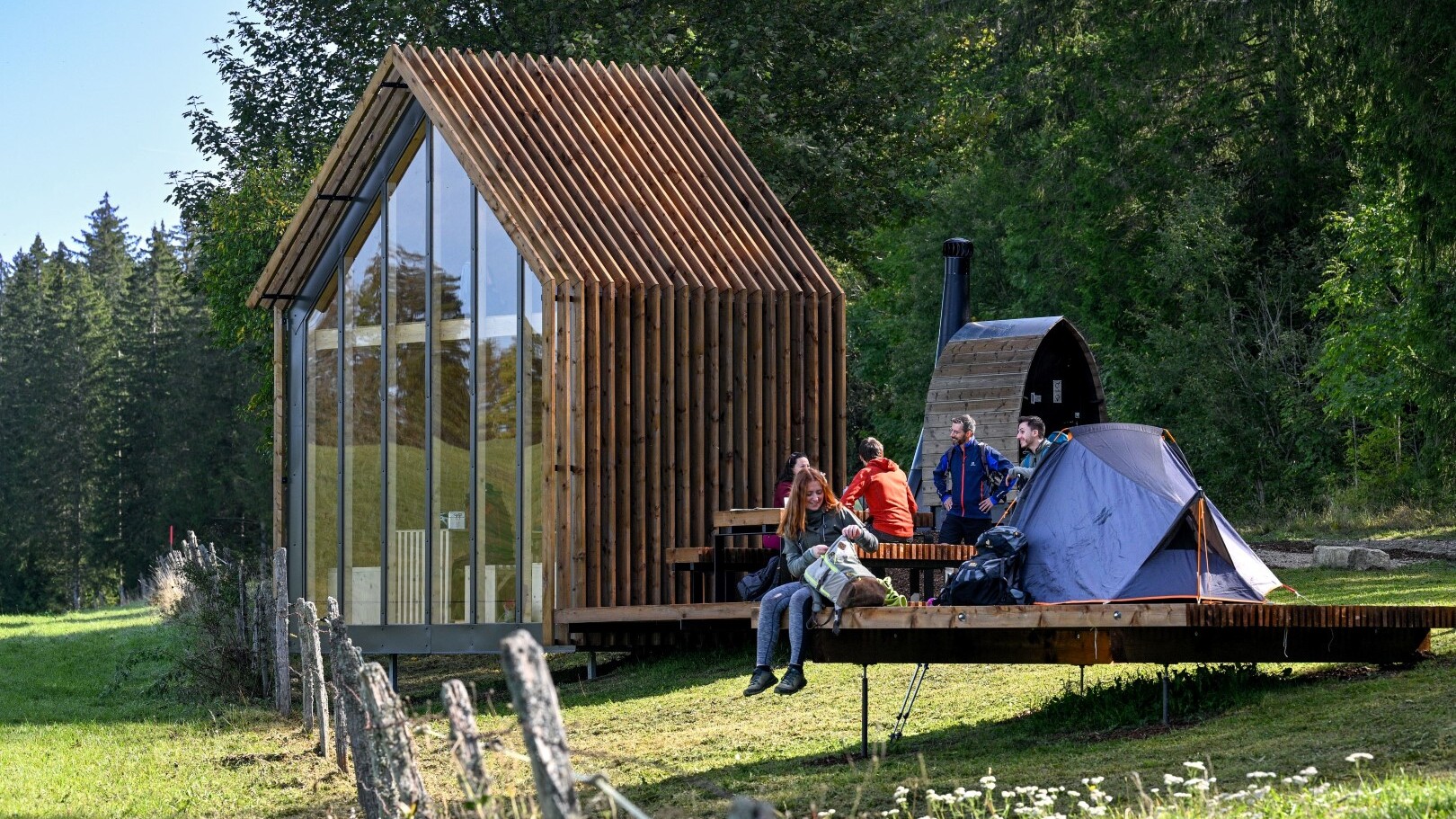 Neue Hütten und Rastplätze — Foto: Burgund Franche Comté Tourismus / Laurent Cheviet